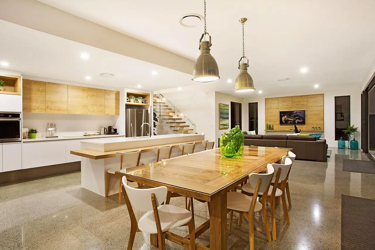 C'Est La Vie Villa Gold Coast 0*,